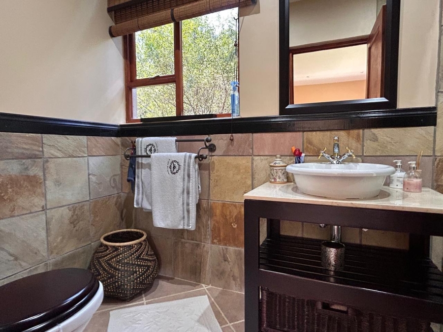 5 Bedroom Property for Sale in Boschenvaal River Front Lodges Free State